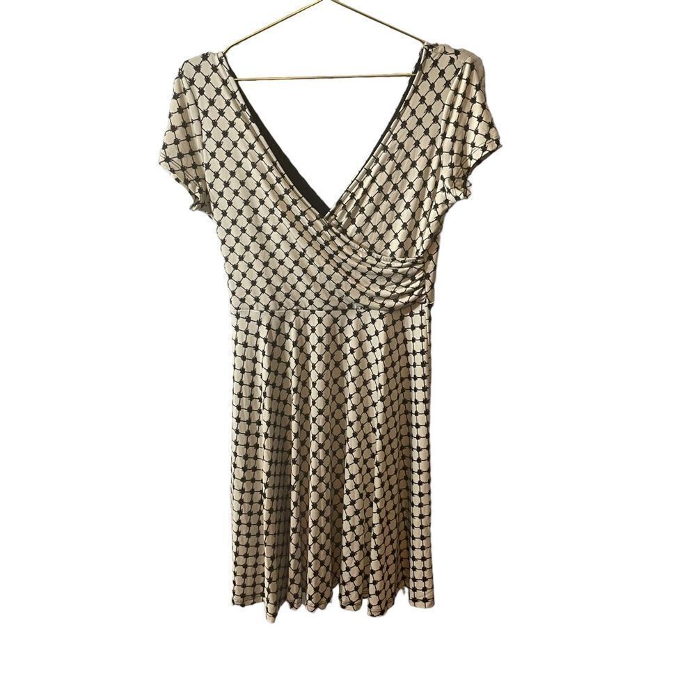 Gilli Stich Fix Anwen Jersey Wrap Style Black White Double V Dress Size MED